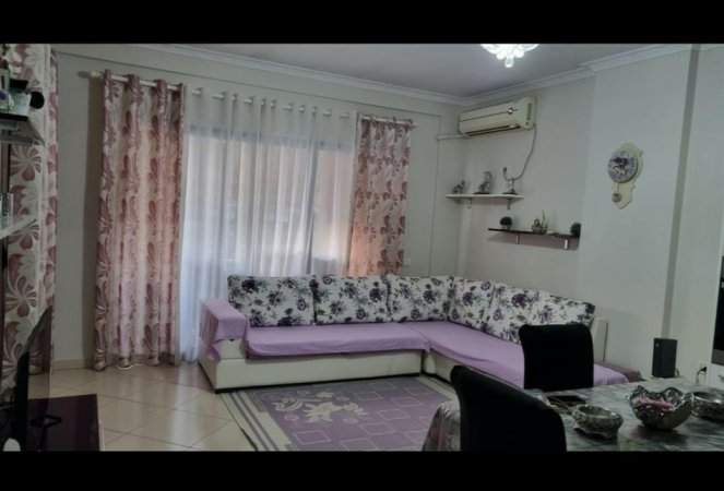 Tirane, jepet me qera apartament 2+1 Kati 2, 70 m² 450 € (YZBERISHT)