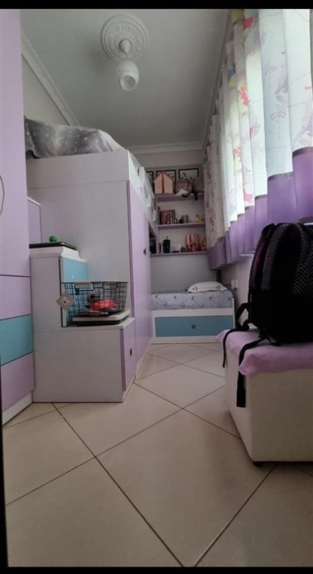 Tirane, jepet me qera apartament 2+1 Kati 2, 70 m² 450 € (YZBERISHT)