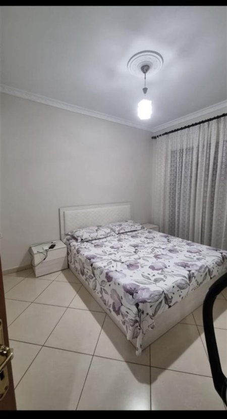 Tirane, jepet me qera apartament 2+1 Kati 2, 70 m² 450 € (YZBERISHT)