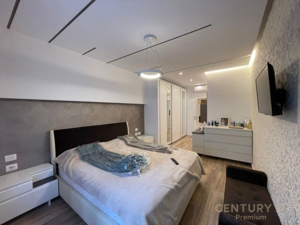 Tirane, jepet me qera apartament 3+1+Aneks+Ballkon Kati 2, 130 m² 1.500 € (Kopshti Botanik)