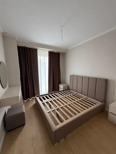 Tirane, jepet me qera apartament 1+1 Kati 7, 70 m² 700 € (mine peza)