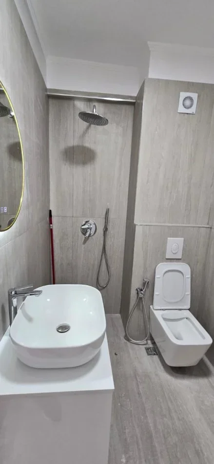 Tirane, shitet apartament 1+1 Kati 7, 54 m² 115.000 € (tek rruga Muzaket)