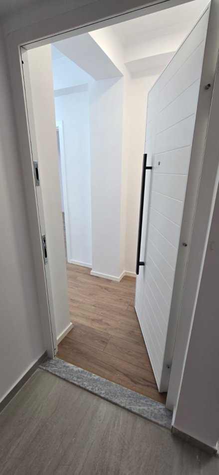 Tirane, shitet apartament 1+1 Kati 7, 54 m² 115.000 € (tek rruga Muzaket)