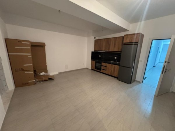 Tirane, jepet me qera apartament 1+1 Kati 4, 60 m² 350 € 