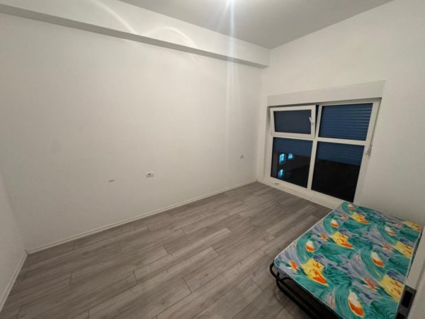 Tirane, jepet me qera apartament 1+1 Kati 4, 60 m² 350 € 
