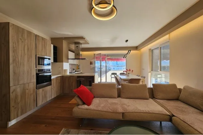 Tirane, shitet apartament 3+1+Ballkon Kati 4, 136 m² 370.000