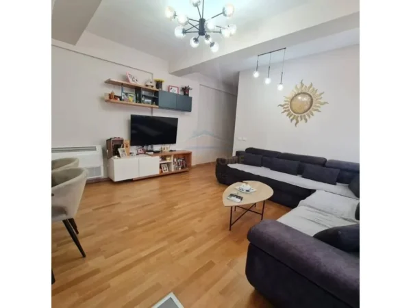Tirane, shitet apartament 2+1 Kati 5, 90 m² 205.000 € 