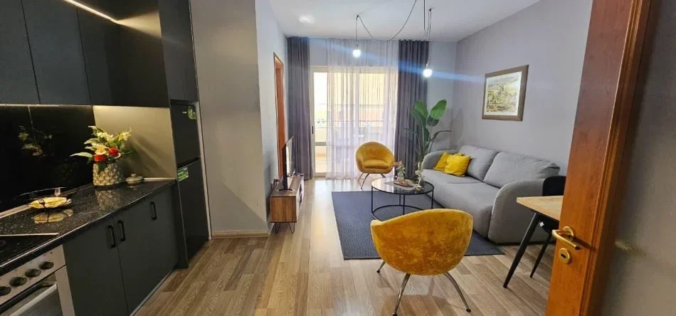 Tirane, jepet me qera apartament 1+1 Kati 4, 68 m² 700 € (PAZARI RI)