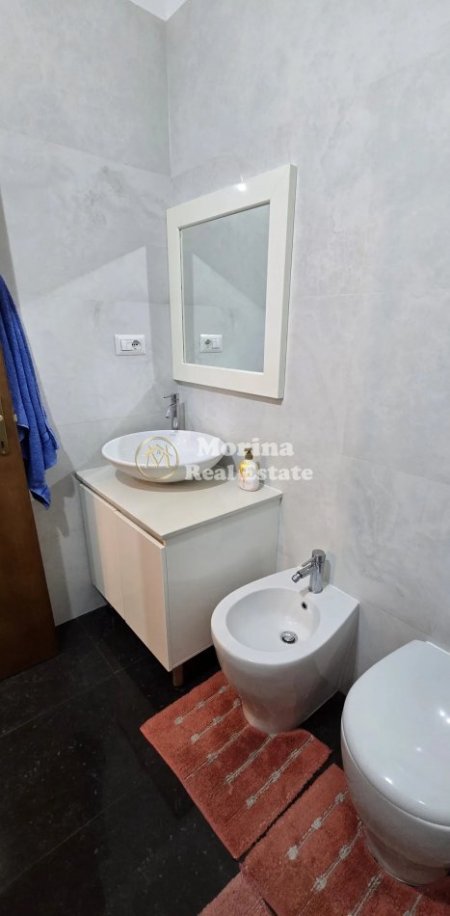 Tirane, jepet me qera apartament 2+1+Ballkon Kati 7, 100 m² 750 € (Pazari i Ri)