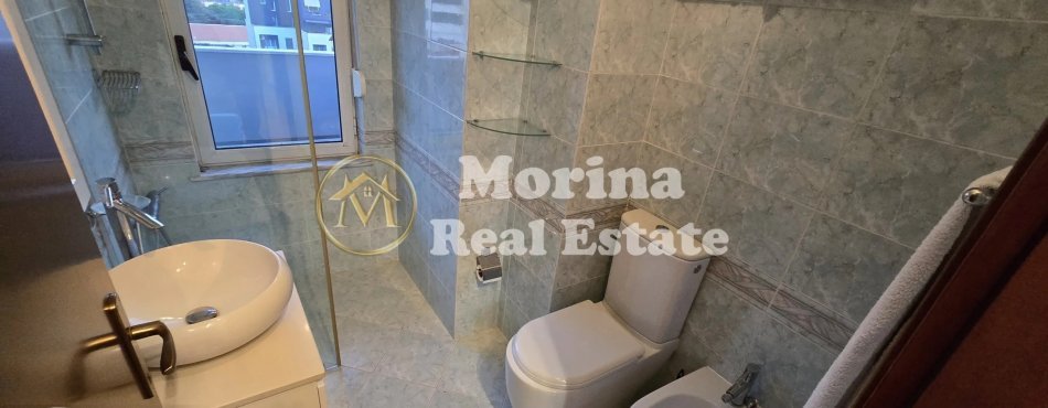 Tirane, jepet me qera apartament 2+1+Ballkon Kati 7, 100 m² 750 € (Pazari i Ri)