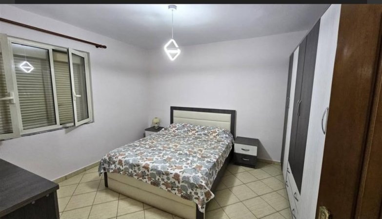 Jepet Apartament me Qira 2+1 tek Ish Uzina Dinamo ne Tiranë tek Siri Kodra 5 minuta nga Stacioni i Trenit, Kati 4, 67 m² 550 €uro