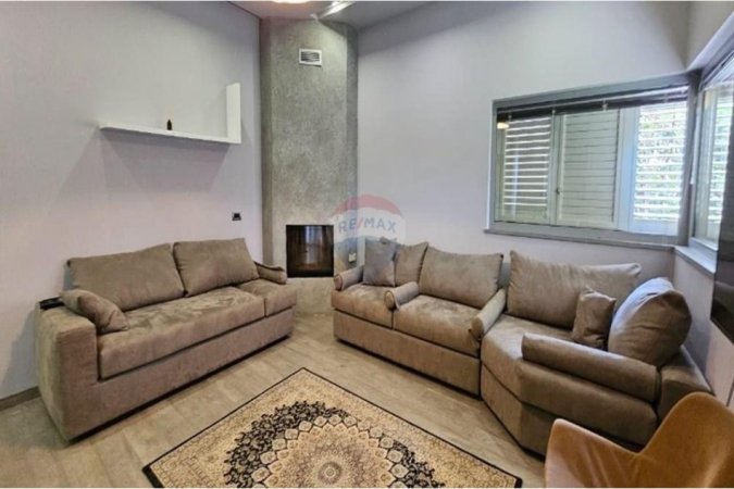 Tirane, jepet me qera Vile 1 Katshe Kati 0, 700 m² 5.000 € (Liqeni i Tiranës, Tiranë)