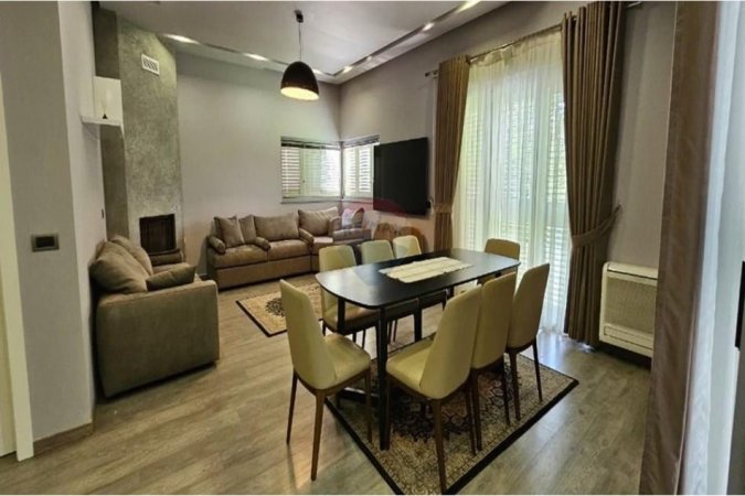 Tirane, jepet me qera Vile 1 Katshe Kati 0, 700 m² 5.000 € (Liqeni i Tiranës, Tiranë)