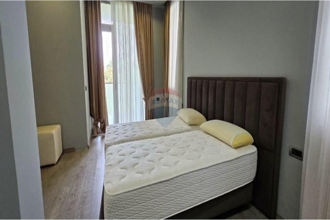 Tirane, jepet me qera Vile 1 Katshe Kati 0, 700 m² 5.000 € (Liqeni i Tiranës, Tiranë)