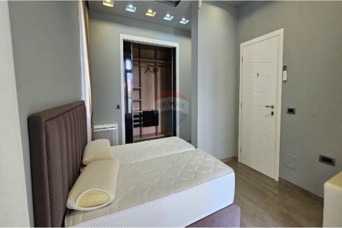 Tirane, jepet me qera Vile 1 Katshe Kati 0, 700 m² 5.000 € (Liqeni i Tiranës, Tiranë)