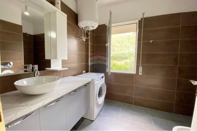 Tirane, shitet apartament 1+1 Kati 1, 81 m² 97.800 € (Linzë, Tiranë)