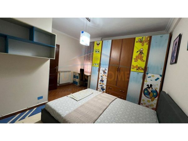 Tirane, shitet apartament 3+1 Kati 2, 172 m² 320.000 € 