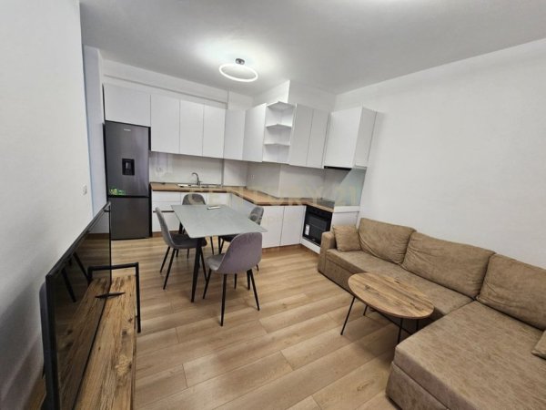Tirane, jepet me qera apartament 2+1 Kati 9, 70 m² 650 € 