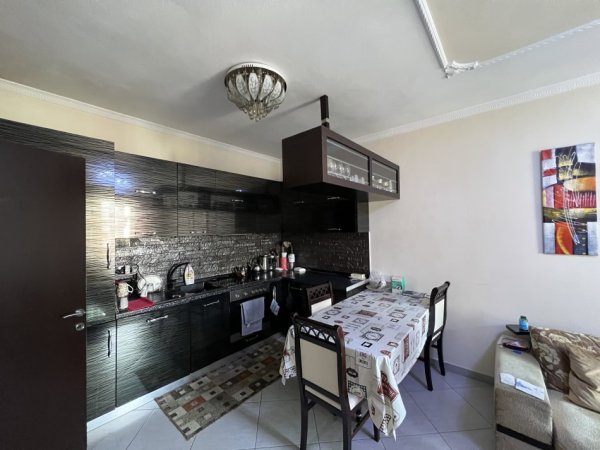 Tirane, shitet apartament 2+1+Ballkon Kati 6, 97 m² 147.000 € 
