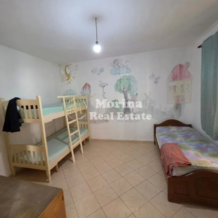 Tirane, jepet me qera apartament 2+1 Kati 1, 85 m² 400 € (Rruga 5 Maj)