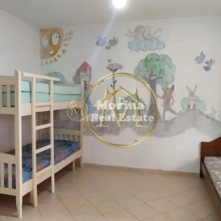 Tirane, jepet me qera apartament 2+1 Kati 1, 85 m² 400 € (Rruga 5 Maj)