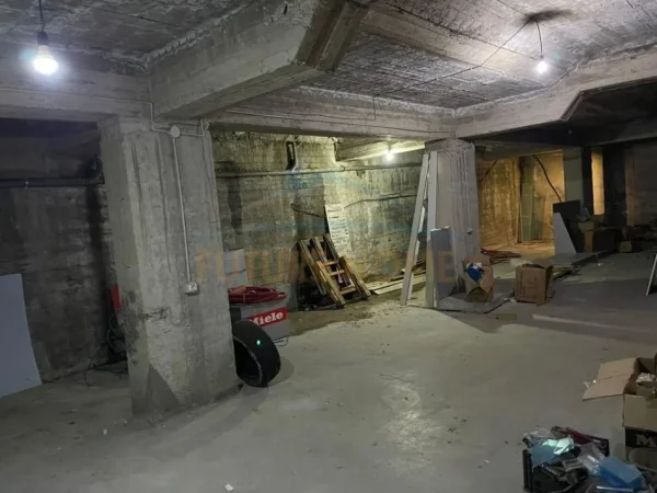 Tirane, shitet ambjent biznesi Kati 0, 600 m² 700.000 € 