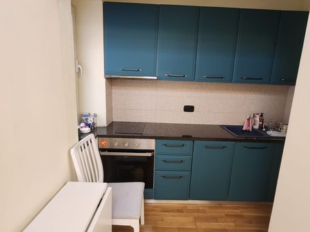 Tirane, jepet me qera apartament 1+1+Ballkon Kati 2, 60 m² 600 € (Rrruga Mine Peza)