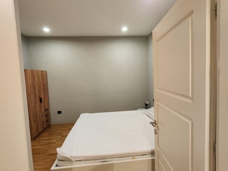 Tirane, jepet me qera apartament 1+1+Ballkon Kati 2, 60 m² 600 € (Rrruga Mine Peza)