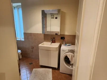 Tirane, jepet me qera apartament 1+1+Ballkon Kati 2, 60 m² 600 € (Rrruga Mine Peza)