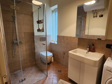 Tirane, jepet me qera apartament 1+1+Ballkon Kati 2, 60 m² 600 € (Rrruga Mine Peza)