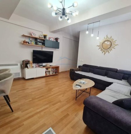 Tirane, shitet apartament 2+1 Kati 5, 90 m² 205.000 € (Brryli ,Materniteti i Ri)
