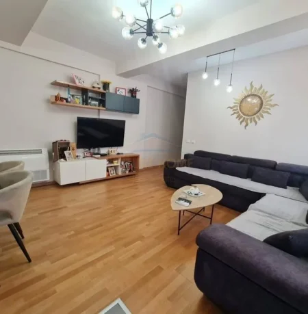 Tirane, shitet apartament 2+1 Kati 5, 90 m² 205.000 € (Brryli ,Materniteti i Ri)
