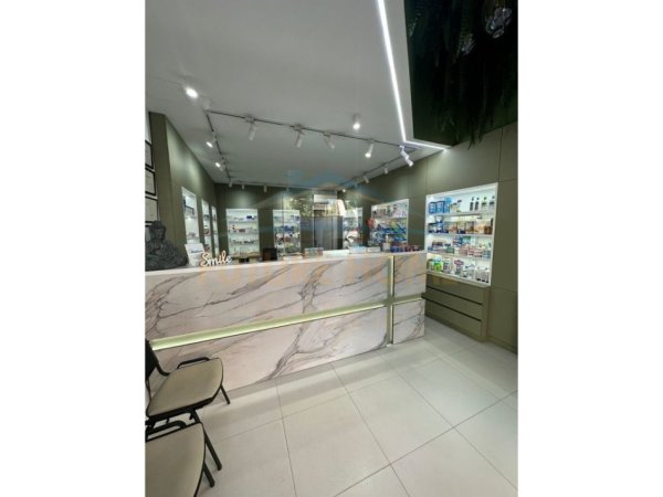 Tirane, shitet ambjent biznesi Kati 0, 185 m² 450.000 € 