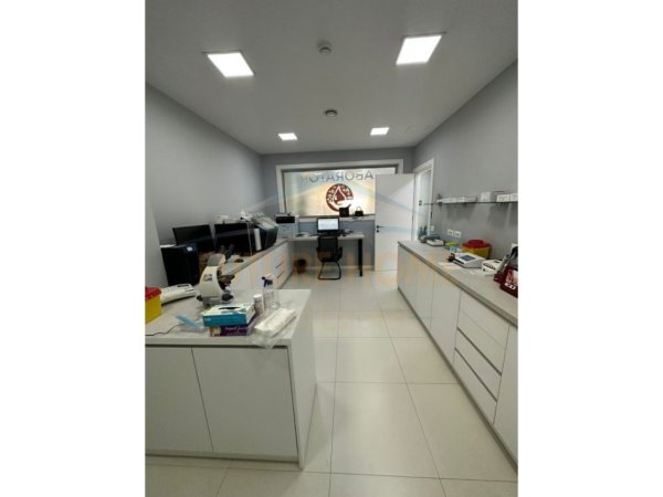 Tirane, shitet ambjent biznesi Kati 0, 185 m² 450.000 € 
