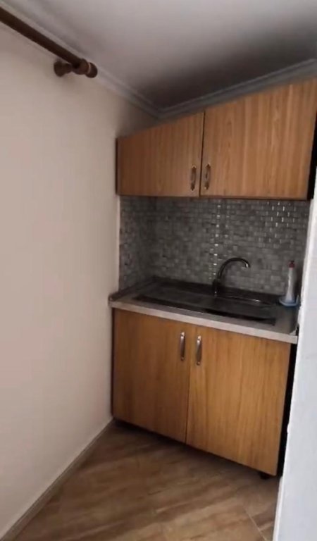 Tirane, jepet me qera apartament 1+1 Kati 6, 70 m² 40.000 leke