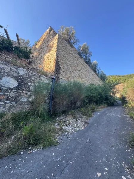 Tirane, shitet Vile 3 Katshe , 228 m² 600.000 € (Surrel)