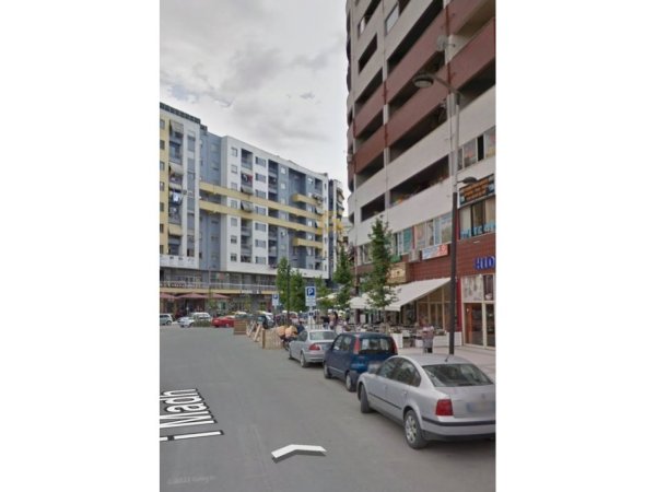Tirane, jepet me qera ambjent biznesi Kati 2, 160 m² 2.000 € (Astir)