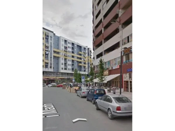 Tirane, jepet me qera ambjent biznesi Kati 2, 160 m² 2.000 € (Astir)