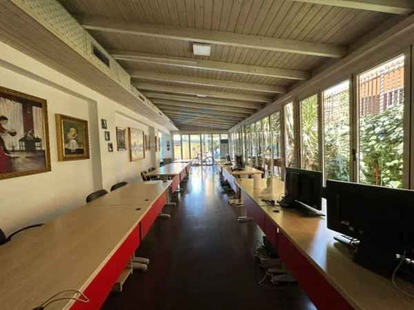 Tirane, shitet ambjent biznesi Kati 0, 216 m² 550.000 € 