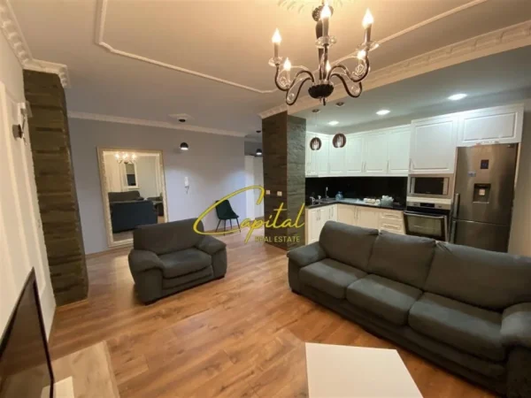 Tirane, jepet me qera apartament 2+1 Kati 5, 114 m² 700 € (ASTIR)