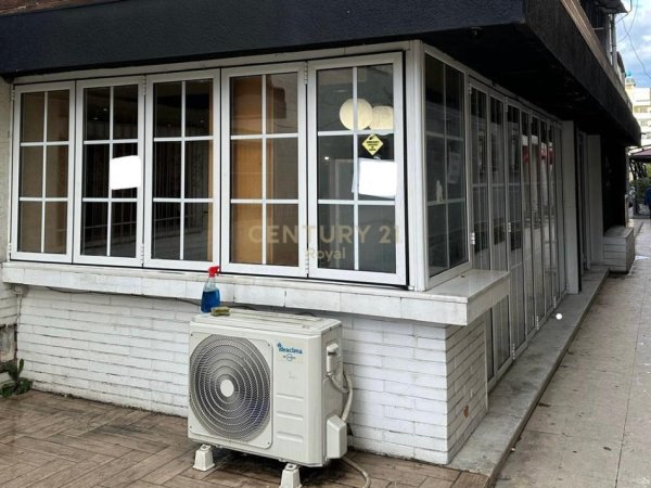 Tirane, jepet me qera bar-resorant Kati 0, 160 m² 2.200 € (Prane Zogut te Zi)