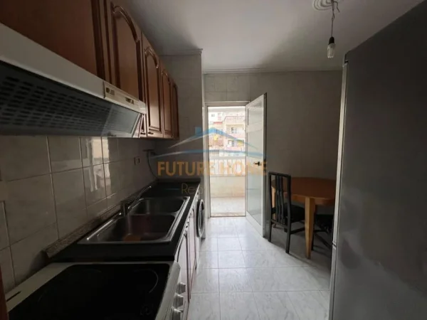 Tirane, jepet me qera apartament 2+1+Aneks+Ballkon Kati 6, 111 m² 600 € (RRUGA DRITAN HOXHA)