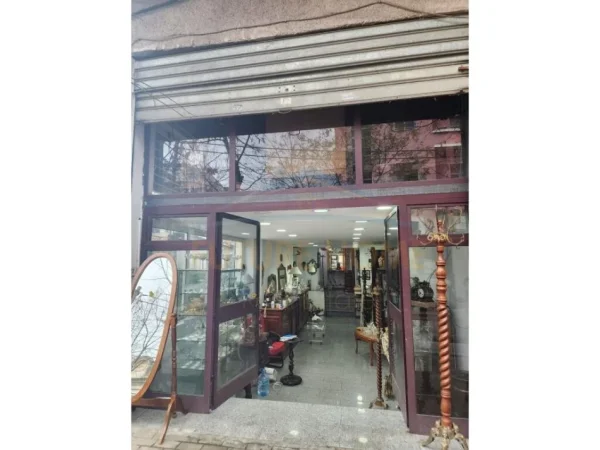 Tirane, shitet ambjent biznesi Kati 0, 47 m² 120.000 € (RRUGA QEMAL STAFA)