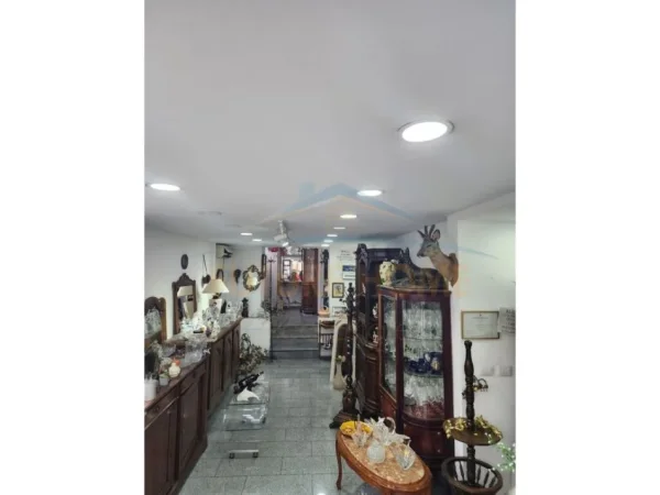 Tirane, shitet ambjent biznesi Kati 0, 47 m² 120.000 € (RRUGA QEMAL STAFA)