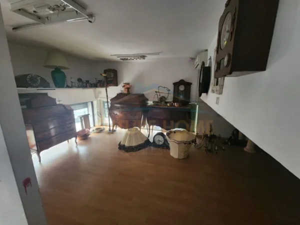 Tirane, shitet ambjent biznesi Kati 0, 47 m² 120.000 € (RRUGA QEMAL STAFA)