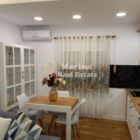 Tirane, jepet me qera apartament 1+1 Kati 4, 70 m² 800 € (Tirana e Re)