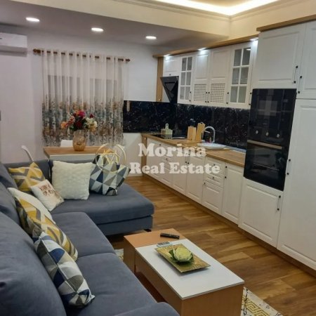 Tirane, jepet me qera apartament 1+1 Kati 4, 70 m² 800 € (Tirana e Re)