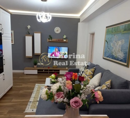 Tirane, jepet me qera apartament 1+1 Kati 4, 70 m² 800 € (Tirana e Re)