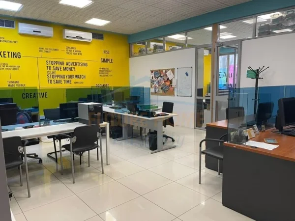 Tirane, shitet ambjent biznesi Kati 0, 226 m² 730.000 € 