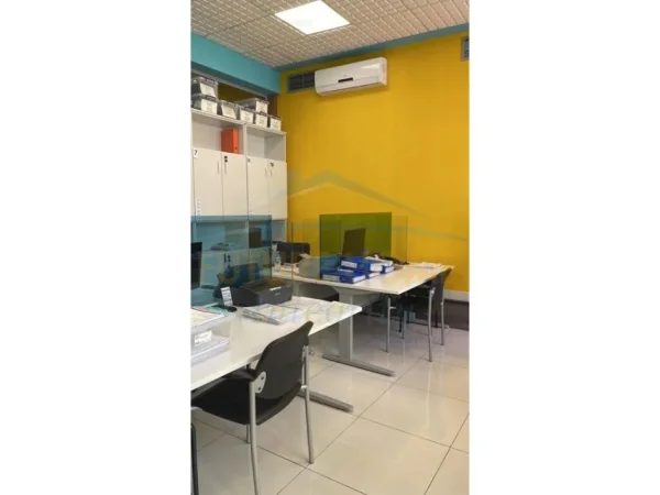 Tirane, shitet ambjent biznesi Kati 0, 226 m² 730.000 € 